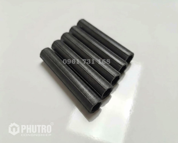 LÕI NHỰA CUỘN TÚI NILON 10X55MM (LỖ LỤC GIÁC)